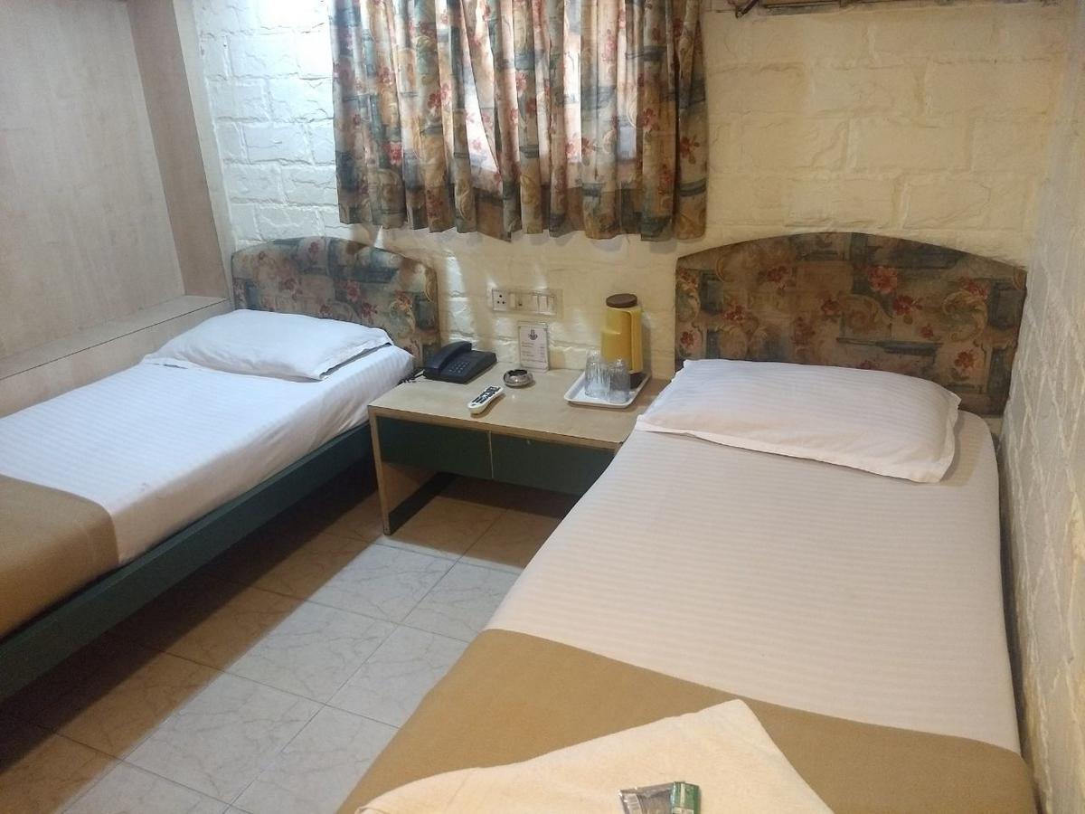 Hotel City Palace Мумбай Екстериор снимка